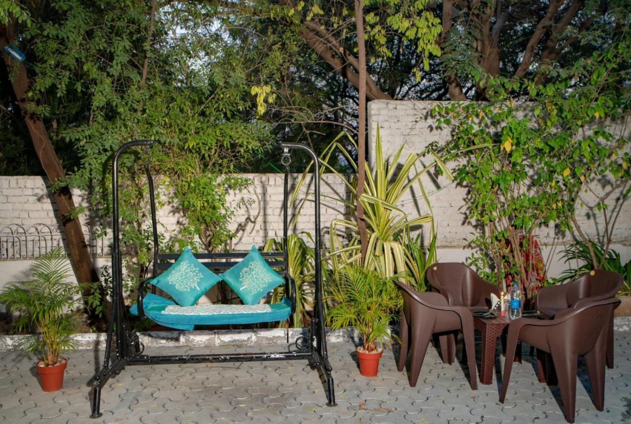 Hotel Ambavgarh Palace Udaipur Exterior foto