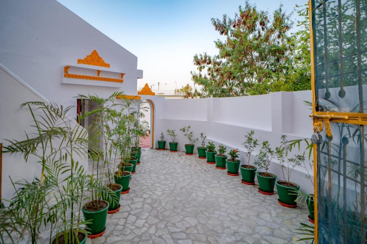 Hotel Ambavgarh Palace Udaipur Exterior foto